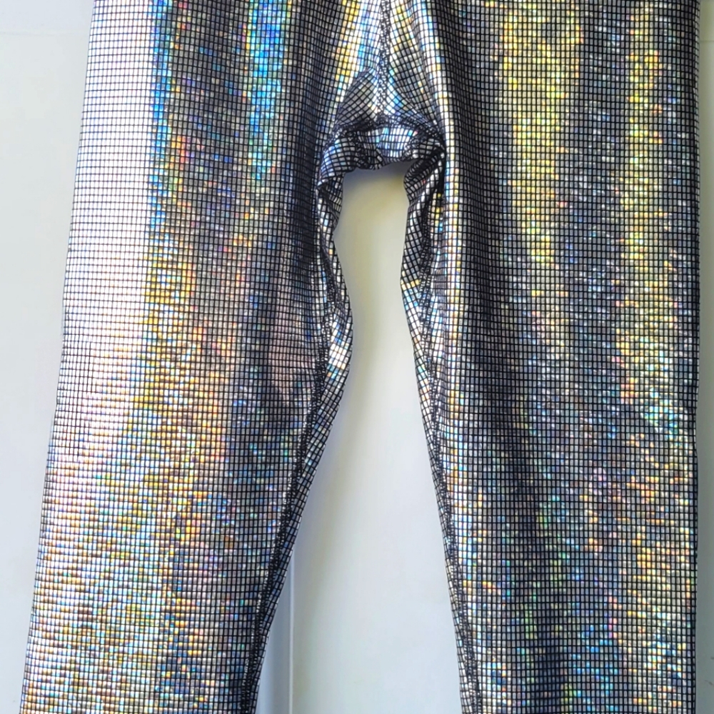ZUMBA CROP  SILVER LEGGINGS NEW